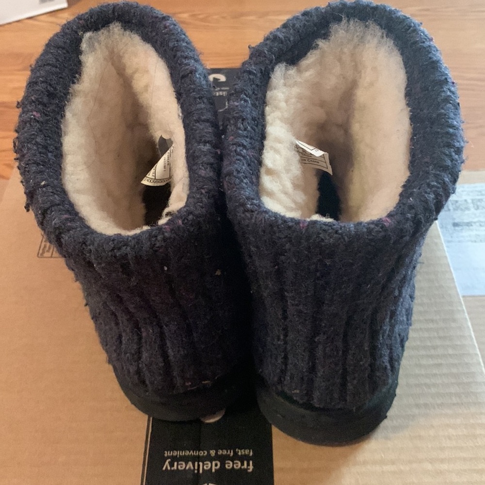 Uggs - Picture 4 of 7